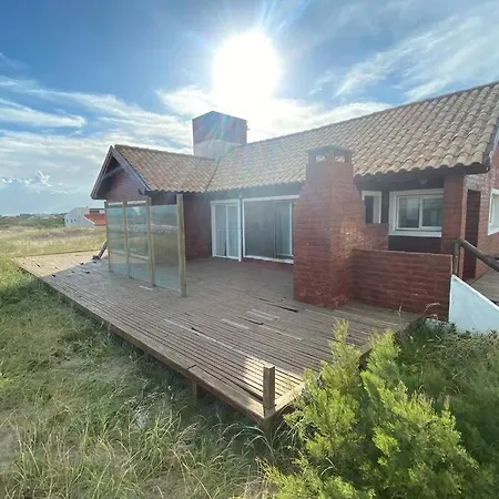 Hermosa Casa SOBRE LA PLAYA en Mar Chiquita, Bs As Balneario Mar Chiquita Exterior foto