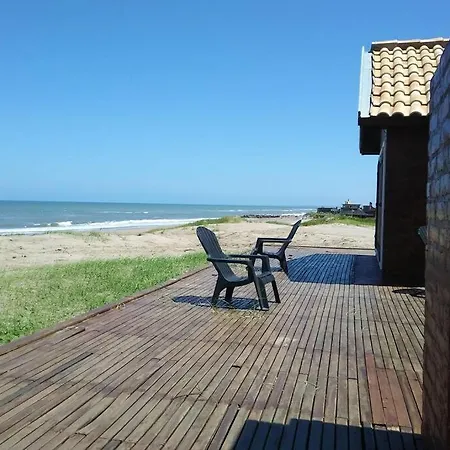 Hermosa Casa SOBRE LA PLAYA en Mar Chiquita, Bs As Balneario Mar Chiquita Exterior foto